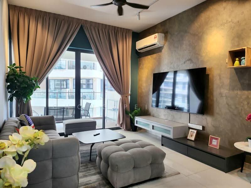 Kondominium untuk Disewa di Bay Point @ Country Garden Danga Bay - Chong Pei Sze - Living Room - PropertyGuru.com.my