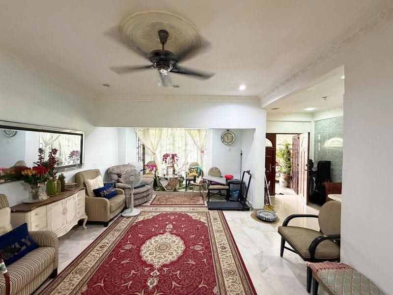 2-storey Terraced House for Sale in Ampang Jaya (Ampang) - Ashraff Daniel - Living Room - PropertyGuru.com.my