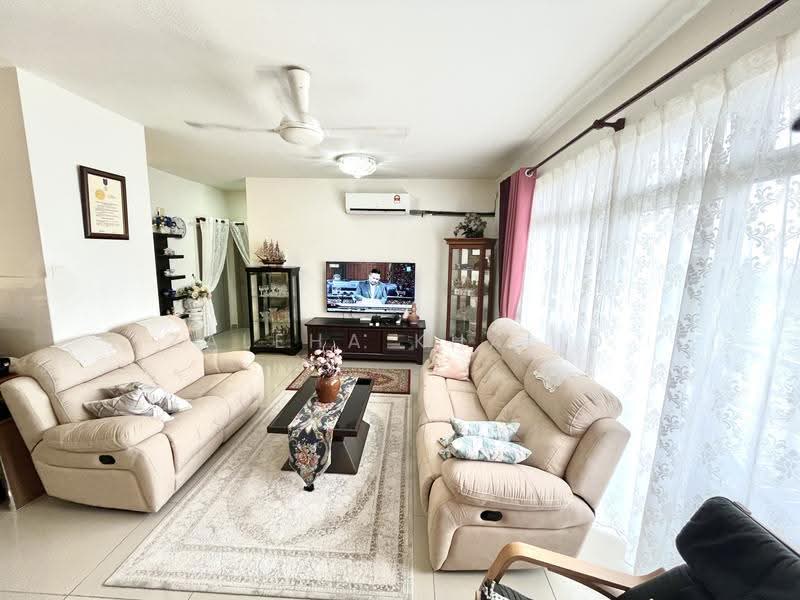 Kondominium untuk Dijual di Dwiputra Residences - Zaleha Khalid - Living Room - PropertyGuru.com.my