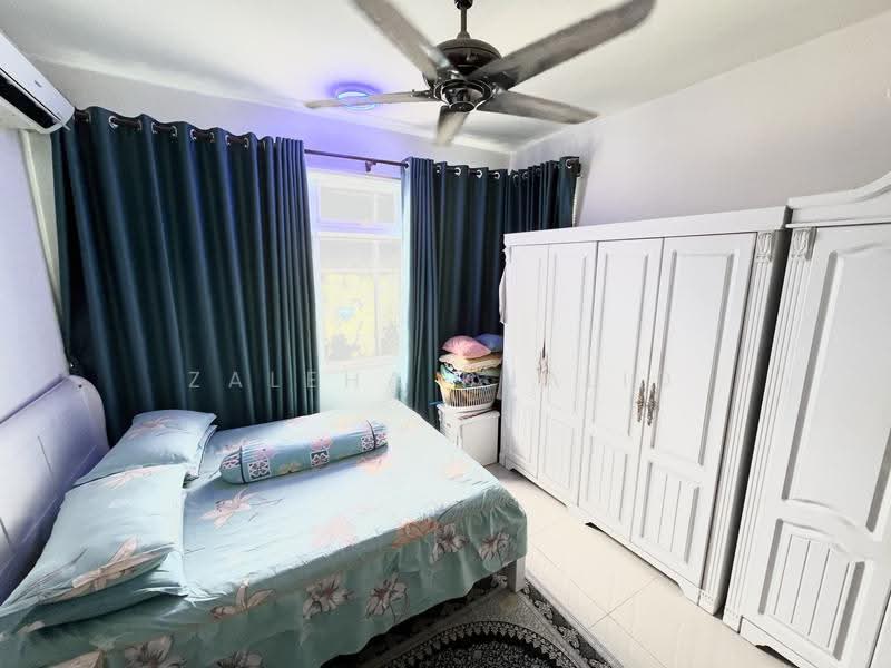 Kondominium untuk Dijual di Dwiputra Residences - Zaleha Khalid - Bedroom - PropertyGuru.com.my