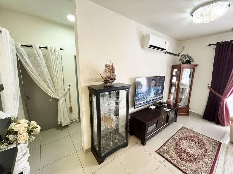 Kondominium untuk Dijual di Dwiputra Residences - Zaleha Khalid - Living Room - PropertyGuru.com.my