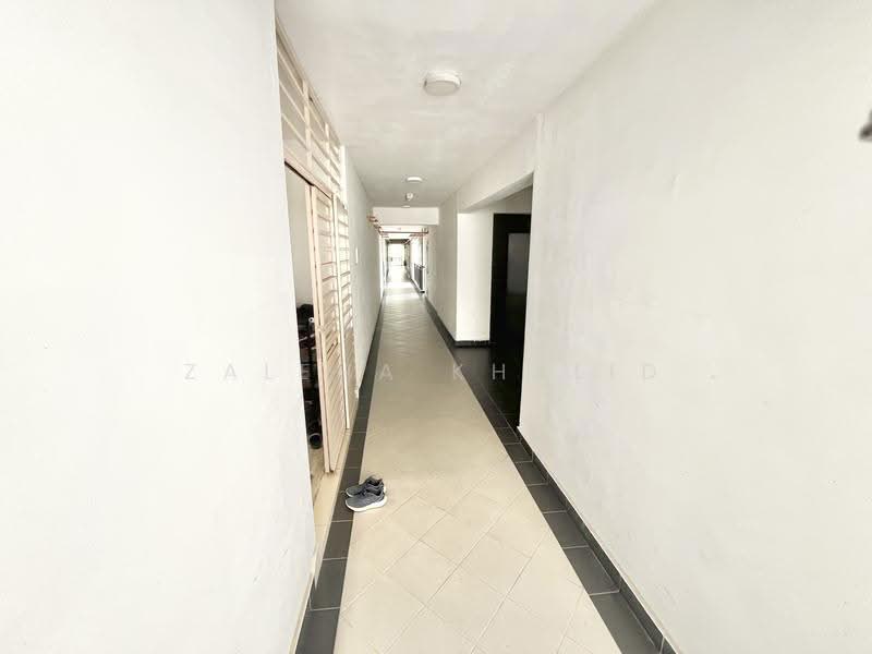 Kondominium untuk Dijual di Dwiputra Residences - Zaleha Khalid - Corridor - PropertyGuru.com.my