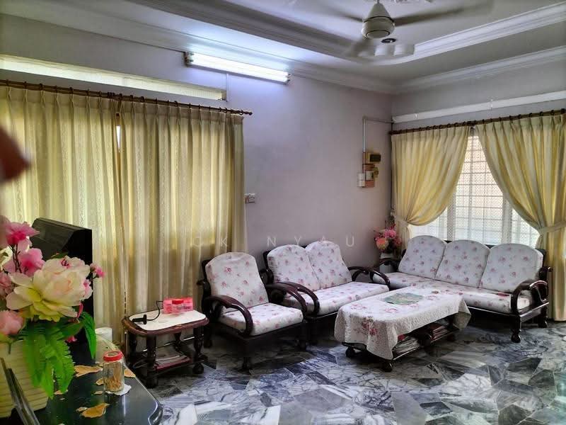 1-storey Terraced House for Sale in Ipoh (Perak) - Ck Nyau - Living Room - PropertyGuru.com.my