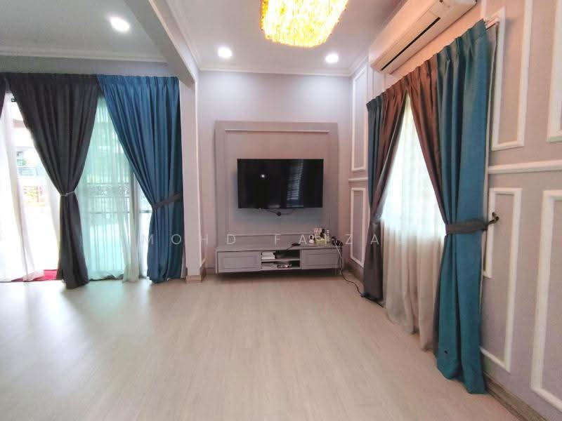 Rumah Teres 3-Tingkat untuk Dijual di Kajang (Selangor) - Mohd Faizal - Living Room - PropertyGuru.com.my