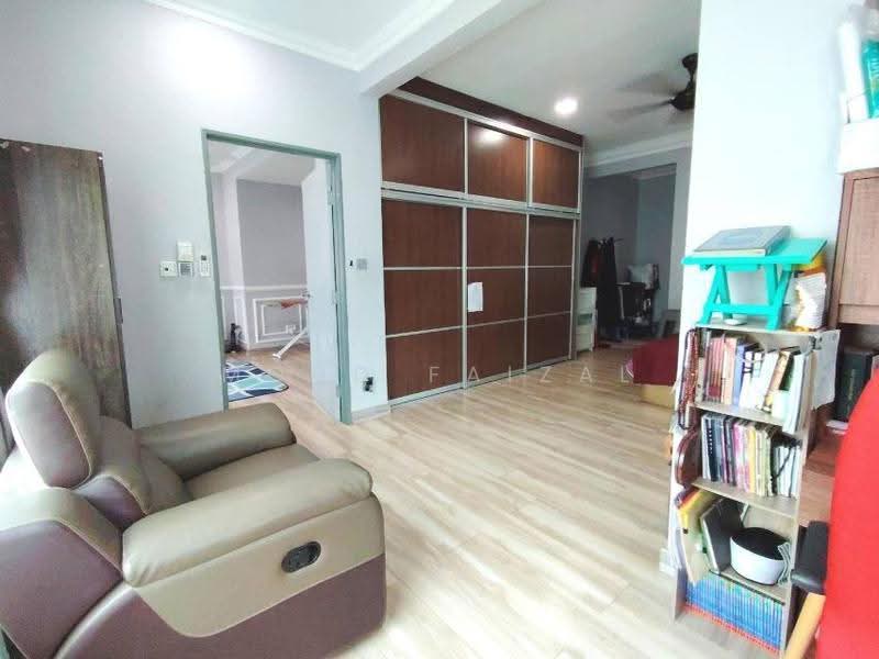 Rumah Teres 3-Tingkat untuk Dijual di Kajang (Selangor) - Mohd Faizal - Living Room - PropertyGuru.com.my