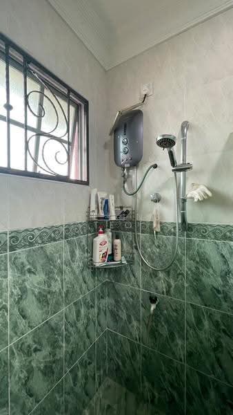 Rumah Teres untuk Disewa di Bandar Botanic (Klang) - Feeling Teo - Bathroom - PropertyGuru.com.my