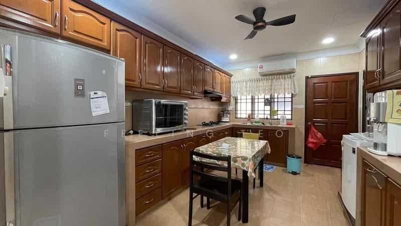 Rumah Teres untuk Disewa di Bandar Botanic (Klang) - Feeling Teo - Kitchen - PropertyGuru.com.my