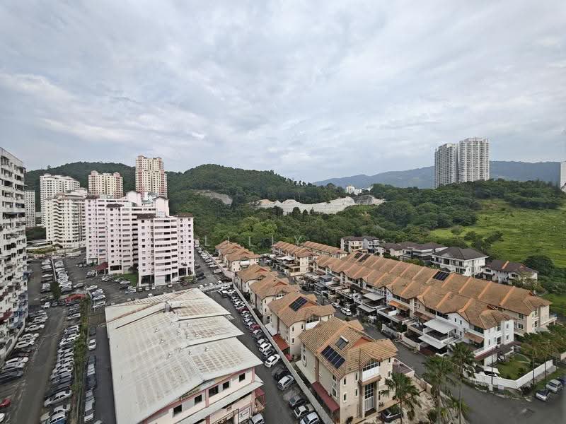 Pangsapuri untuk Dijual di Greenlane Heights Block B - Lilly . - Exterior - PropertyGuru.com.my