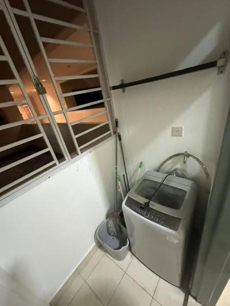 Kediaman Servis untuk Dijual di Meridin Suites @ The Meridin - JE ONG - Balcony - PropertyGuru.com.my