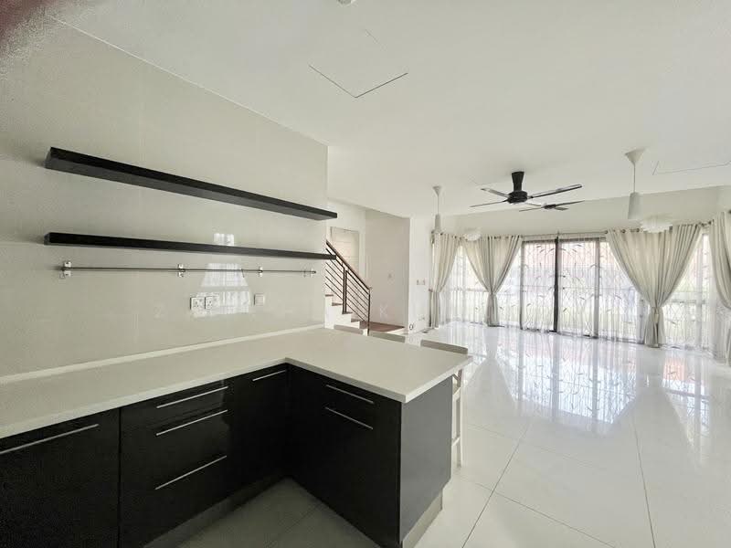 Rumah Berkembar untuk Dijual di Putrajaya Wilayah Persekutuan (Presint 8) - Zaleha Khalid - Living Room - PropertyGuru.com.my
