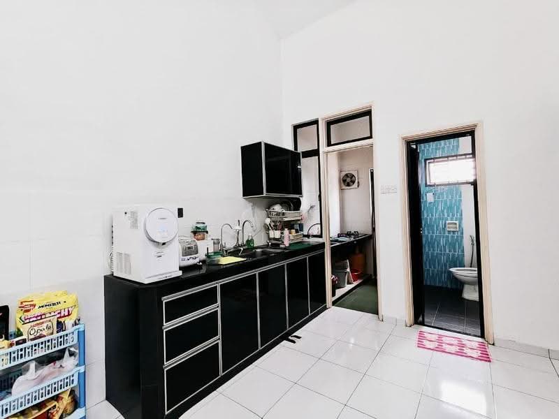 1.5-storey Terraced House for Sale in Bukit Indah (Iskandar Puteri (Nusajaya)) - Janice . - Kitchen - PropertyGuru.com.my
