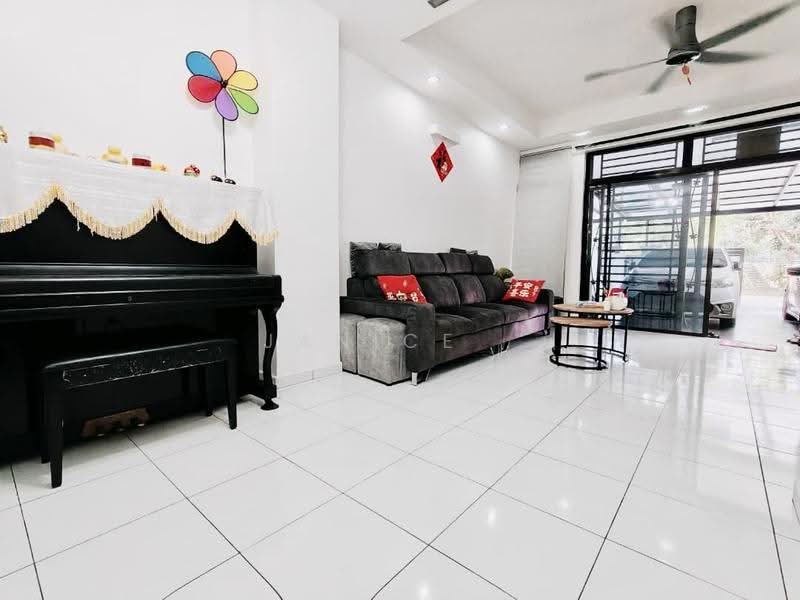 1.5-storey Terraced House for Sale in Bukit Indah (Iskandar Puteri (Nusajaya)) - Janice . - Living Room - PropertyGuru.com.my