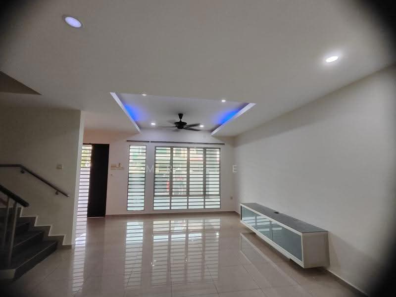 Rumah Teres 2-Tingkat untuk Dijual di Taman Lapangan Hartamas (Ipoh) - Mr Lee - Living Room - PropertyGuru.com.my