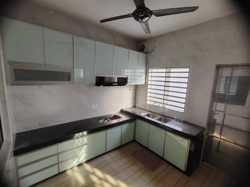 Rumah Teres 2-Tingkat untuk Dijual di Taman Lapangan Hartamas (Ipoh) - Mr Lee - Kitchen - PropertyGuru.com.my