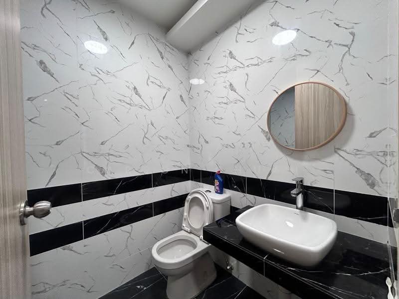 Kondominium untuk Disewa di QuayWest Residence - Carson Chuah - Bathroom - PropertyGuru.com.my