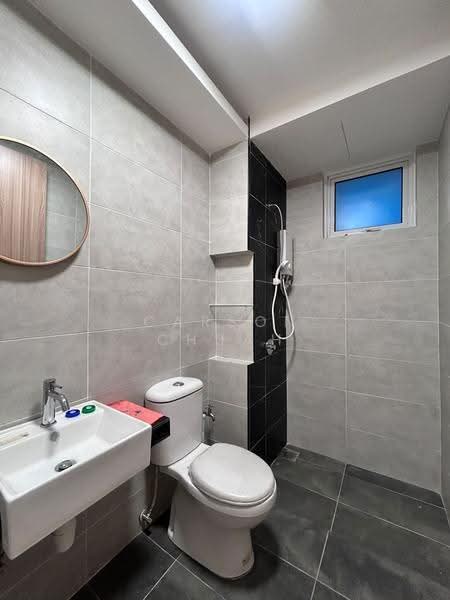 Kondominium untuk Disewa di QuayWest Residence - Carson Chuah - Bathroom - PropertyGuru.com.my