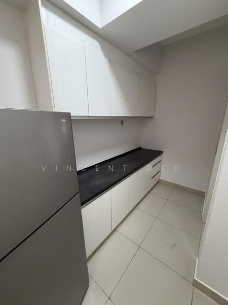 Kondominium untuk Disewa di Residence 8 - Vincent Beh - Kitchen - PropertyGuru.com.my