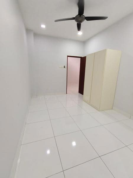 2-storey Terraced House for Rent in Taman Bestari Indah (Ulu Tiram) - Ivy Low - Interior - PropertyGuru.com.my