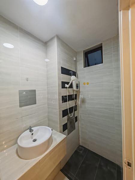 Kediaman Servis untuk Disewa di D'Summit Residences - Vincent Chen - Bathroom - PropertyGuru.com.my