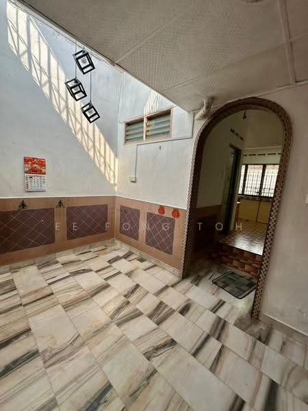 Rumah Teres 1-Tingkat untuk Dijual di Taman Ungku Tun Aminah (Skudai) - Ee Fong Toh - Entrance - PropertyGuru.com.my
