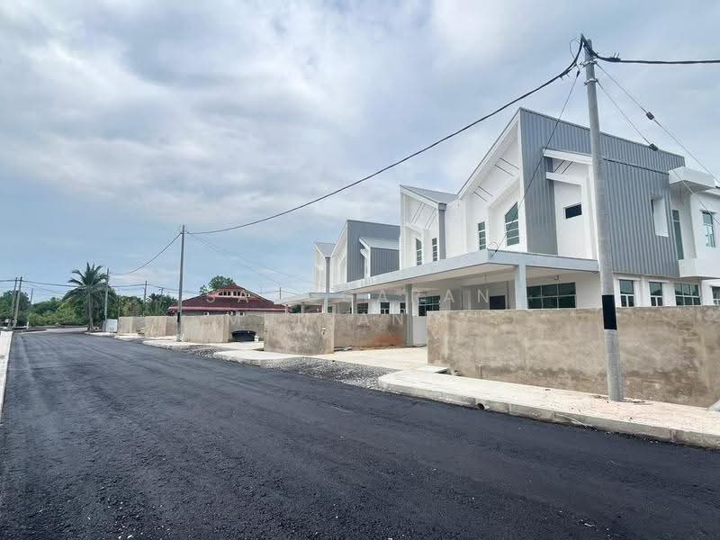 Semi-Detached House for Sale in Rumah Berkembar Dua Tingkat di Jitra, Kedah (Jitra) - Sanggaran Muniandy - Exterior - PropertyGuru.com.my
