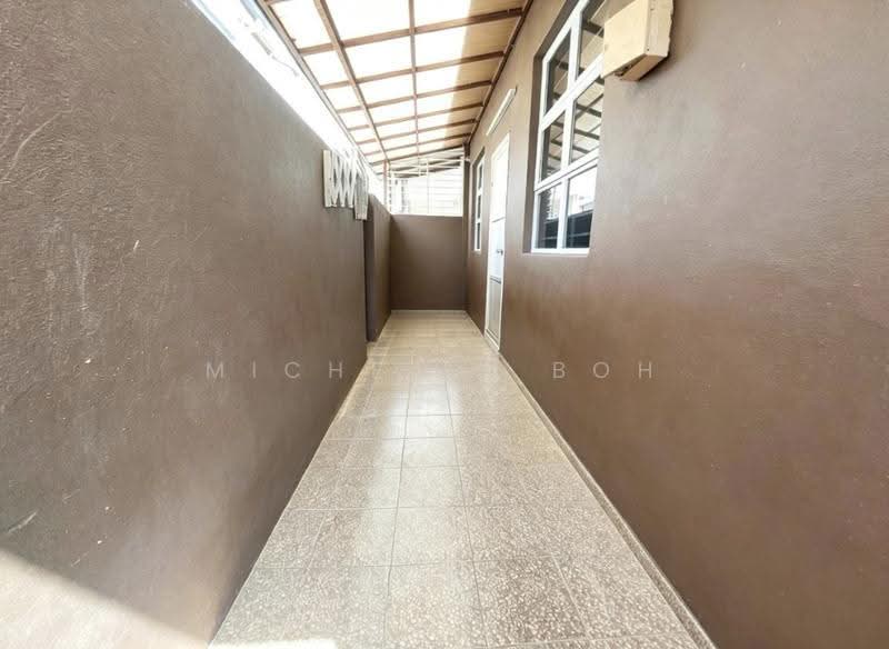 Rumah Teres 2-Tingkat untuk Dijual di Kemuning Utama (Shah Alam) - Michelle Boh - Corridor - PropertyGuru.com.my