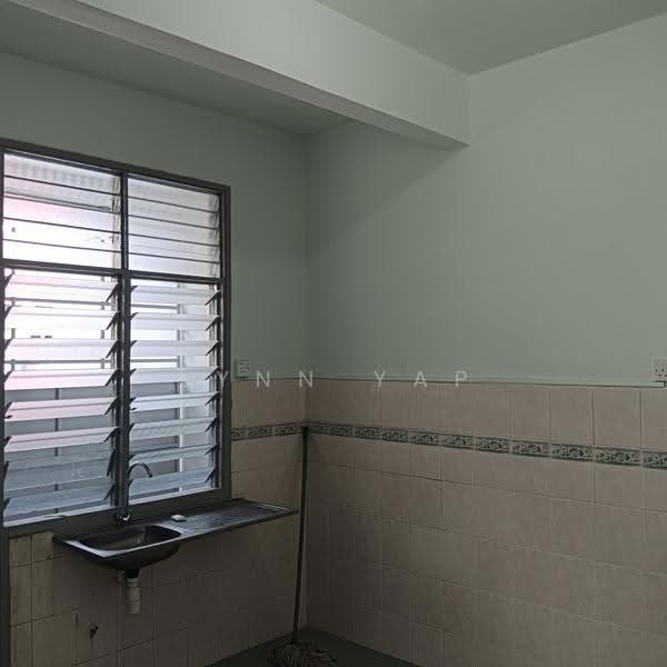 2-storey Terraced House for Rent in Alam Perdana (Puncak Alam) - Lynn Yap - Kitchen - PropertyGuru.com.my