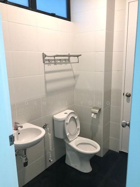 Rumah Teres untuk Dijual di Kota Masai (Pasir Gudang) - Daniel Yong - Bathroom - PropertyGuru.com.my