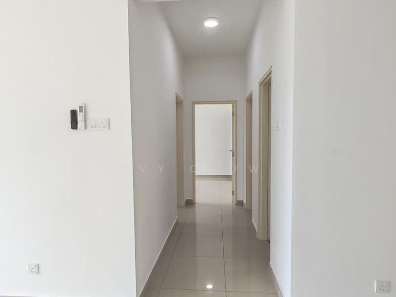Kediaman Servis untuk Dijual di Galleria Equine Park - Ivy Chow - Corridor - PropertyGuru.com.my