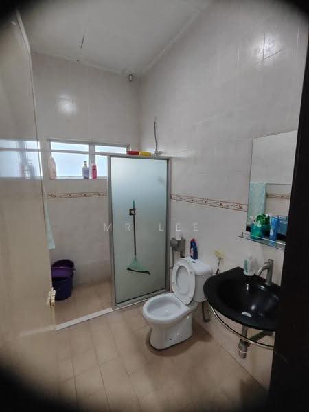 Rumah Teres 2-Tingkat untuk Dijual di Taman Rishah (Ipoh) - Mr Lee - Bathroom - PropertyGuru.com.my