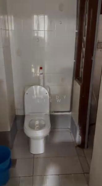 Kondominium untuk Dijual di Petaling Indah Condominiums - Mandy Liew - Bathroom - PropertyGuru.com.my