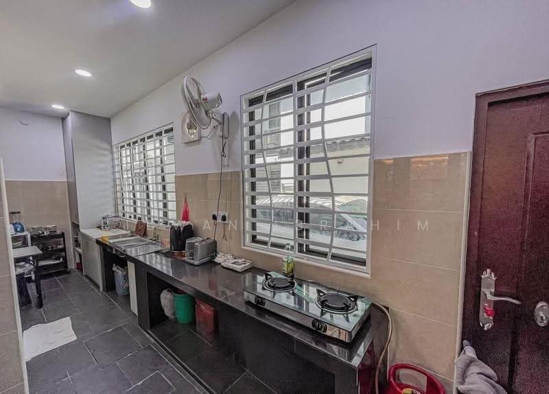 2-storey Terraced House for Sale in Elmina (Shah Alam) - Ridwan Ibrahim - Kitchen - PropertyGuru.com.my