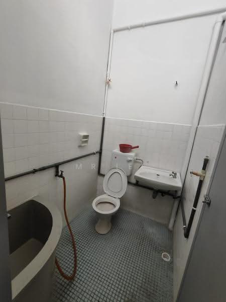 2-storey Terraced House for Sale in Taman Taufik (Ipoh) - Mr Lee - Bathroom - PropertyGuru.com.my