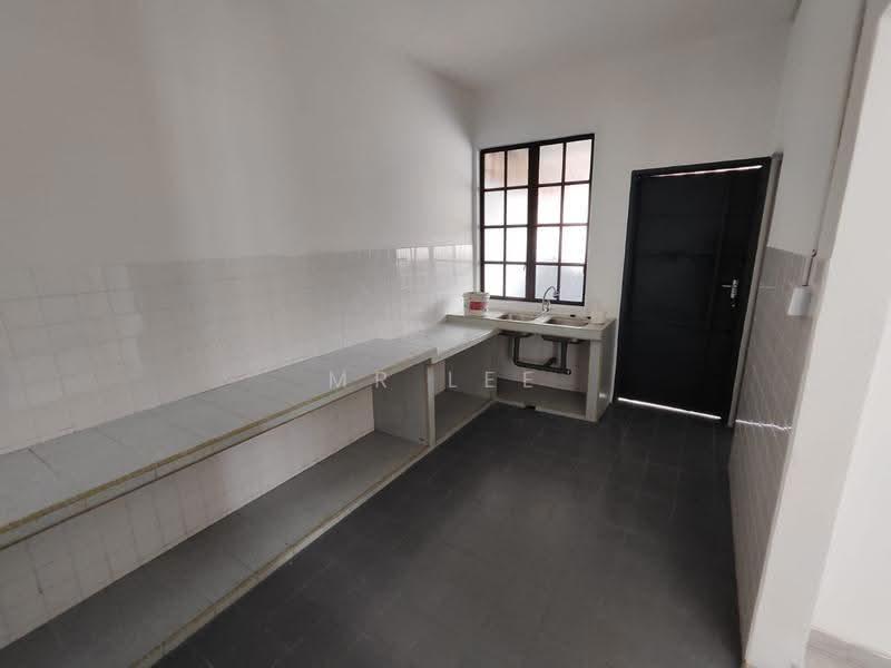 2-storey Terraced House for Sale in Taman Taufik (Ipoh) - Mr Lee - Kitchen - PropertyGuru.com.my