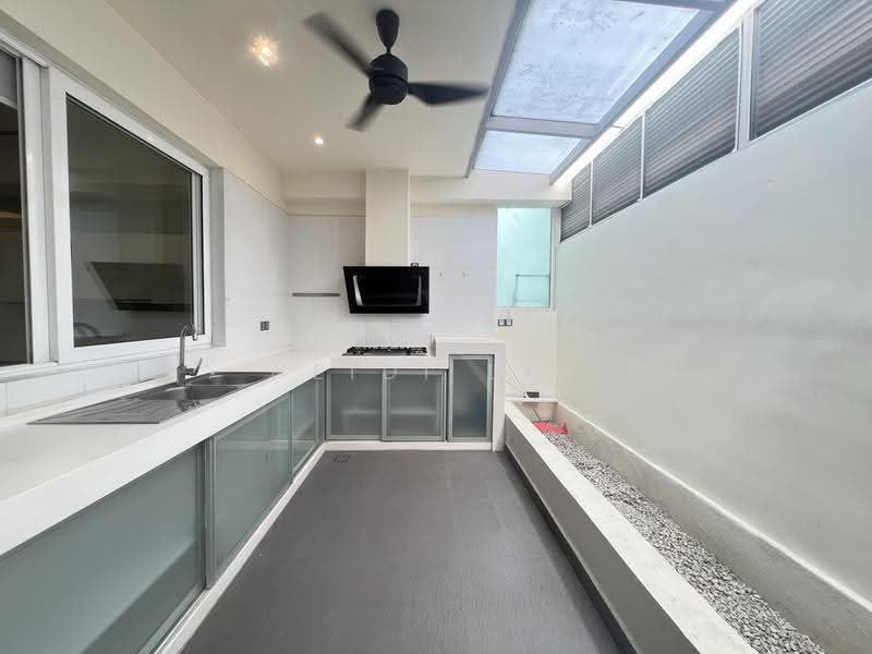 Vila Berkembar untuk Dijual di Bukit Kiara (Kuala Lumpur) - Heidi Lim - Kitchen - PropertyGuru.com.my