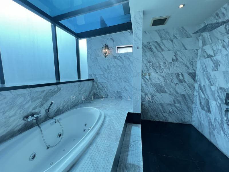 Vila Berkembar untuk Dijual di Bukit Kiara (Kuala Lumpur) - Heidi Lim - Bathroom - PropertyGuru.com.my