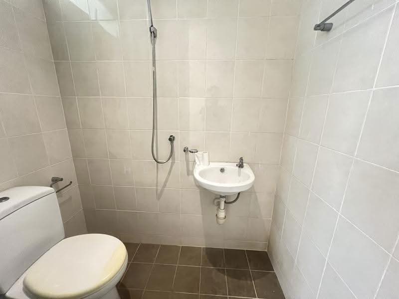Vila Berkembar untuk Dijual di Bukit Kiara (Kuala Lumpur) - Heidi Lim - Bathroom - PropertyGuru.com.my