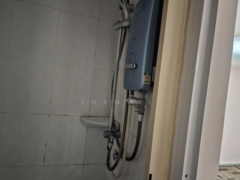 Kediaman Servis untuk Disewa di Empire Subang - Tham WL - Bathroom - PropertyGuru.com.my