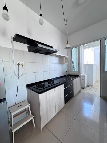 Kondominium untuk Disewa di Scenaria @ North Kiara Hills - Alison Chiu - Kitchen - PropertyGuru.com.my