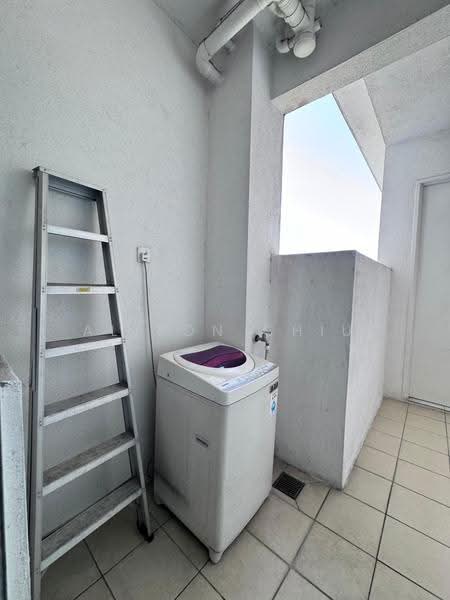 Kondominium untuk Disewa di Scenaria @ North Kiara Hills - Alison Chiu - Balcony - PropertyGuru.com.my