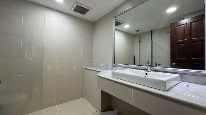 Kondominium untuk Disewa di Seri Duta I - Syikin Brown - Bathroom - PropertyGuru.com.my