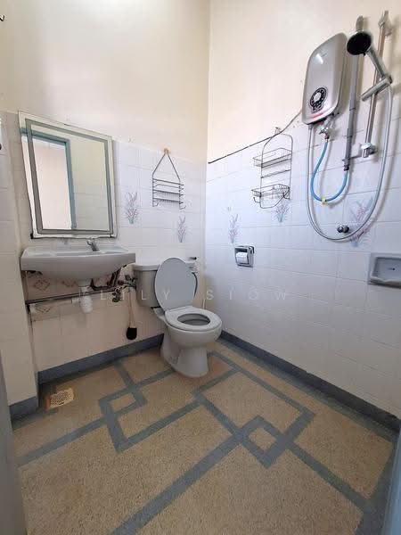 2-storey Terraced House for Sale in BANDAR PUCHONG JAYA (Puchong) - Lily Siow - Bathroom - PropertyGuru.com.my
