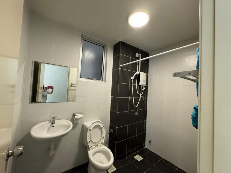Service Residence for Sale at Maxim Residences - Camie Hoo - Bathroom - PropertyGuru.com.my