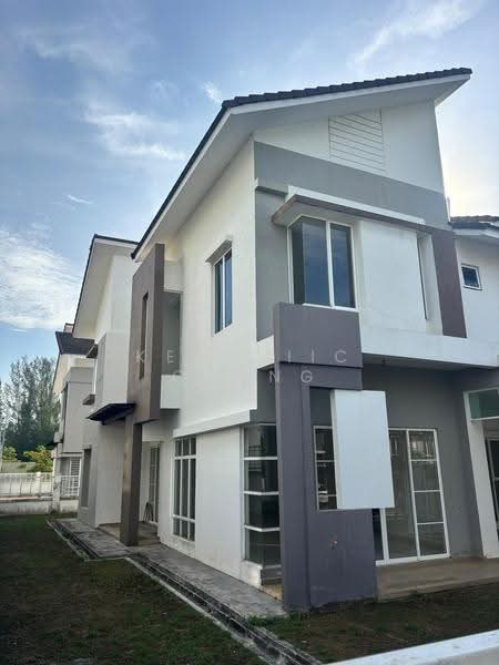 Semi-Detached House for Sale in D'Kayangan (Shah Alam) - Kendriic Chong - Exterior - PropertyGuru.com.my