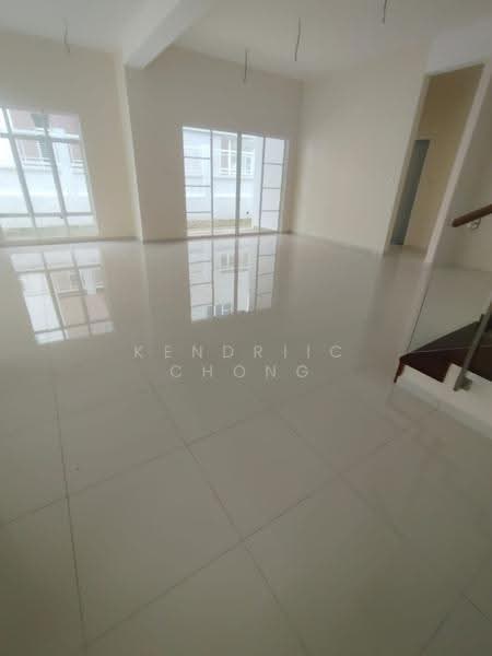 Semi-Detached House for Sale in D'Kayangan (Shah Alam) - Kendriic Chong - Living Room - PropertyGuru.com.my