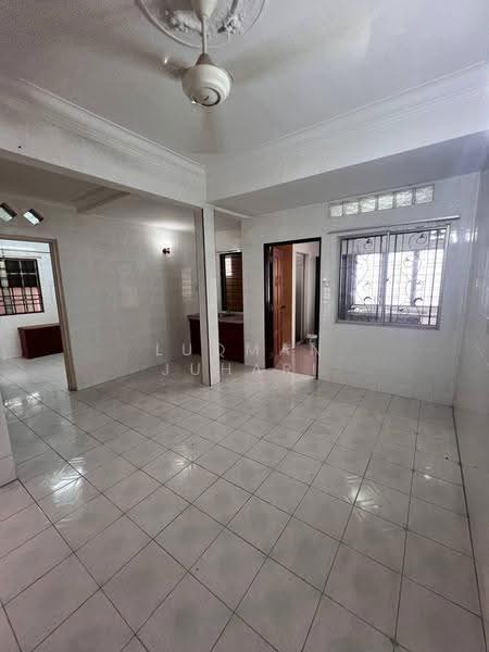 2-storey Terraced House for Sale in Ampang (Kuala Lumpur) - Luqman Juhari - Living Room - PropertyGuru.com.my