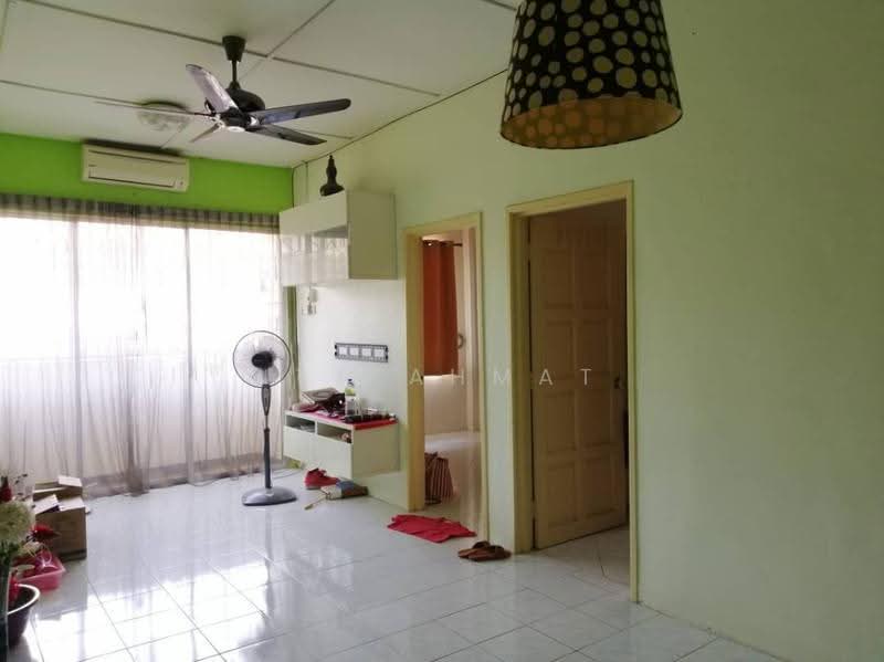 Apartment for Sale at Pangsapuri Putra Impian - ITA AHMAT - Living Room - PropertyGuru.com.my