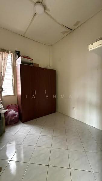 Apartment for Sale at Pangsapuri Putra Impian - ITA AHMAT - Bedroom - PropertyGuru.com.my