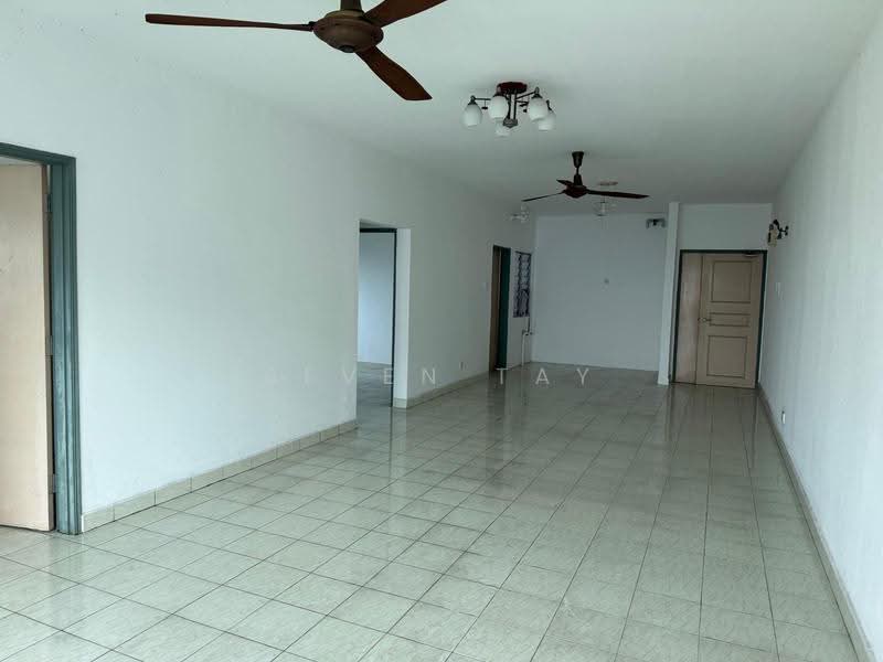 Pangsapuri untuk Disewa di Bistari Impian Apartment - Seven Tay - Living Room - PropertyGuru.com.my