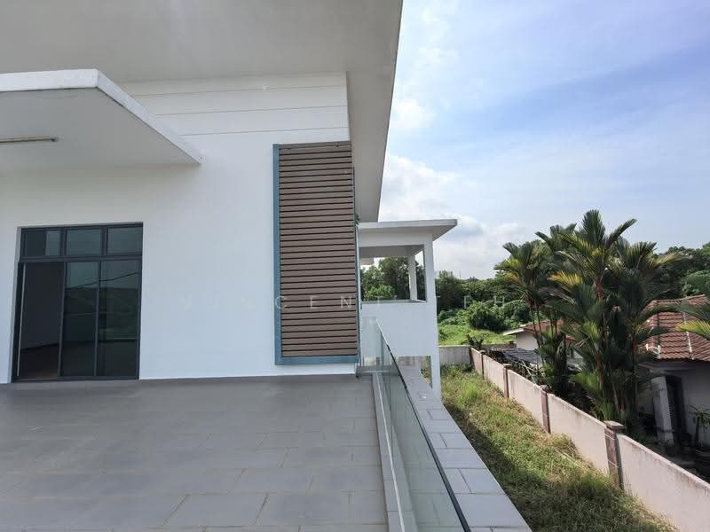 Rumah Berkembar untuk Dijual di Taman Merak (Bukit Baru) - Vincent Teh - PropertyGuru.com.my